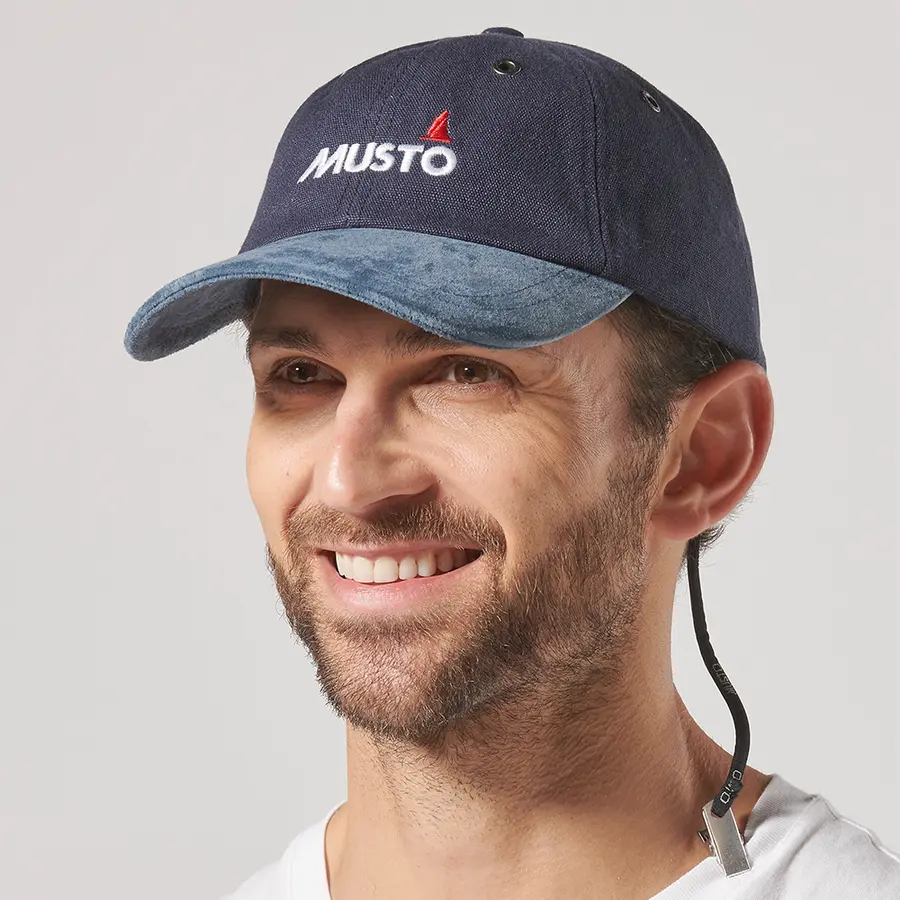 Musto EVO ORIGINAL CREW kapa s šiltom